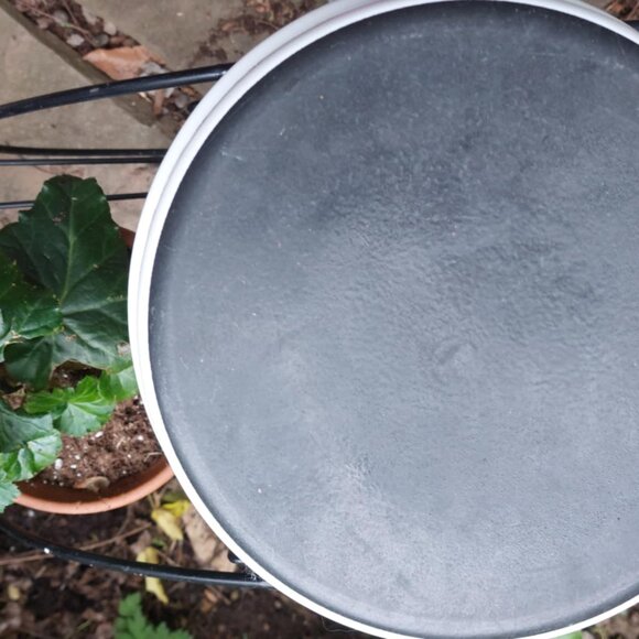 Cathrineholm white and green lotus casserole dish - 10 inches diameter - Picture 3 of 11